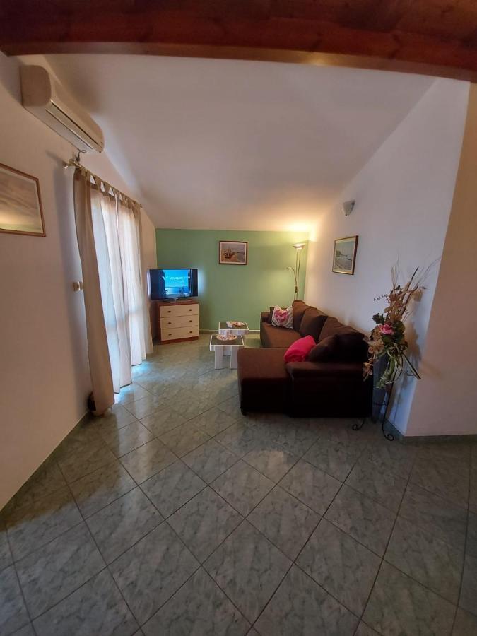 Apartments Tomic Biograd Na Moru Extérieur photo