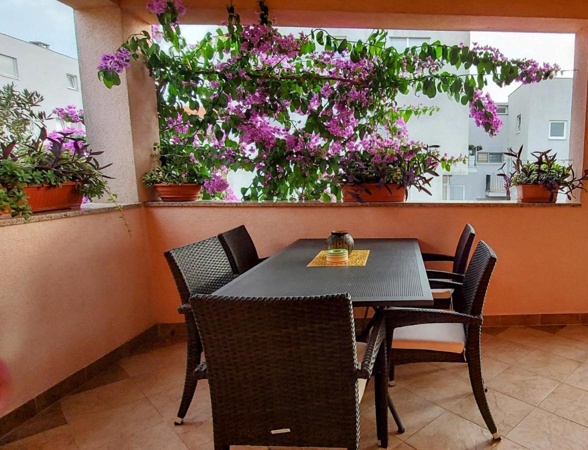 Apartments Tomic Biograd Na Moru Extérieur photo