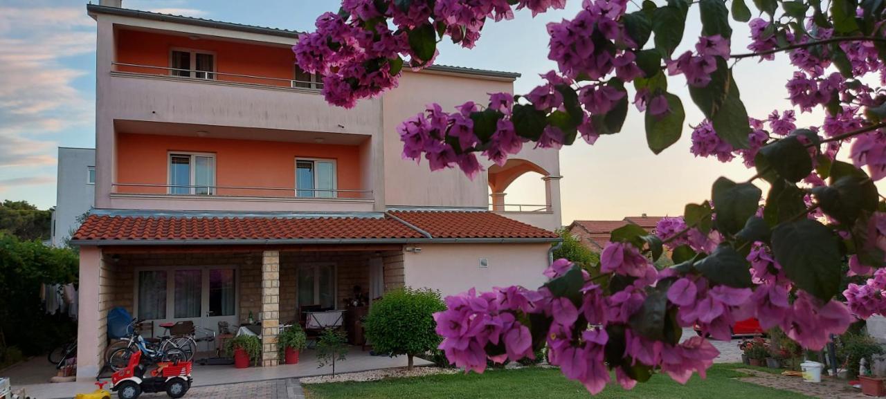 Apartments Tomic Biograd Na Moru Extérieur photo