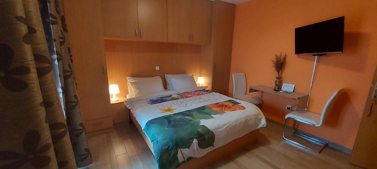 Apartments Tomic Biograd Na Moru Extérieur photo