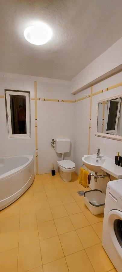 Apartments Tomic Biograd Na Moru Extérieur photo