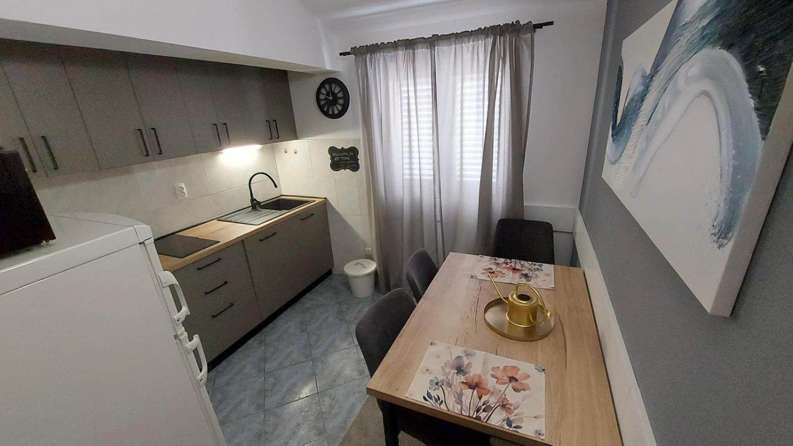 Apartments Tomic Biograd Na Moru Extérieur photo