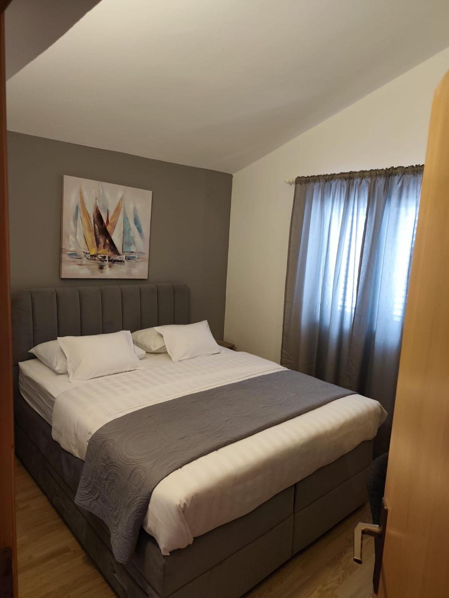 Apartments Tomic Biograd Na Moru Extérieur photo